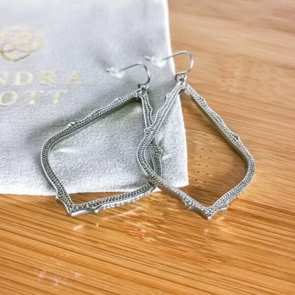 Kendra Scott Stud Earrings - Picture 3 of 3